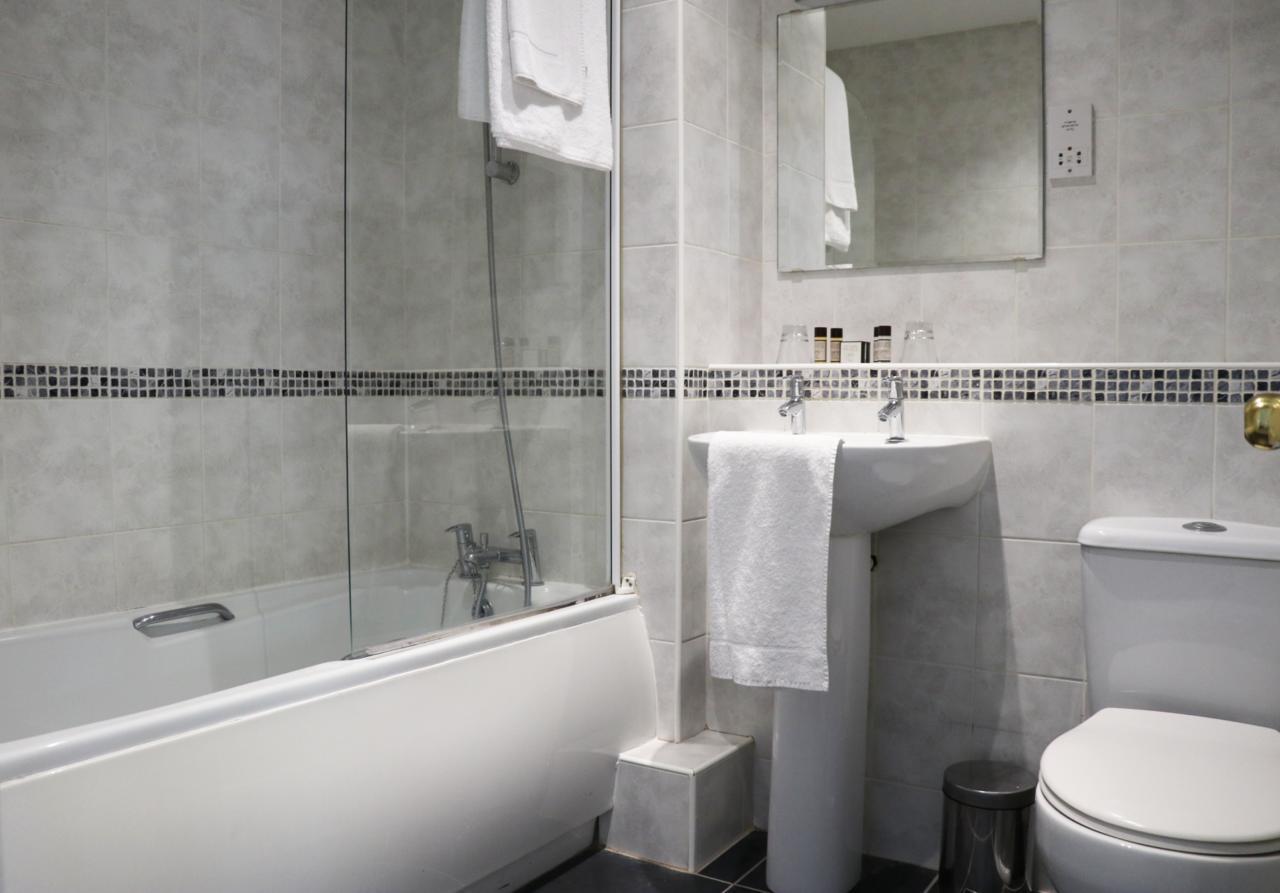 The Lion 3* Belper